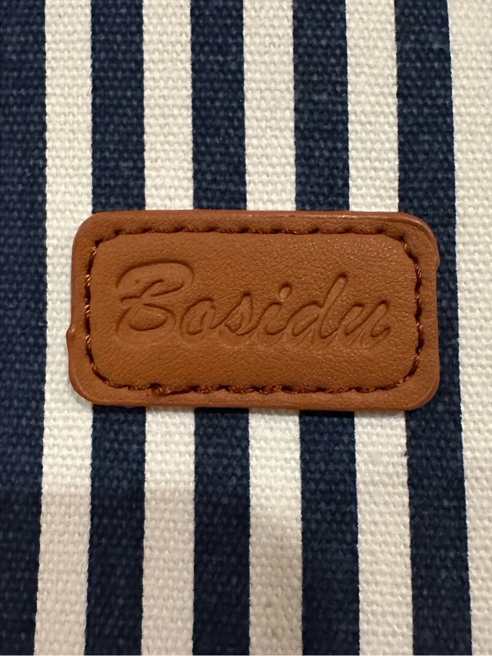 Basidu • Women’s toiletry travel bag • Brand New with tag